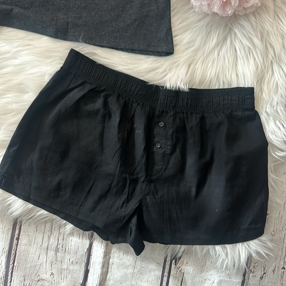 Pink Victoria’s Secret Short Pajama Set Size Small - Picture 7 of 8